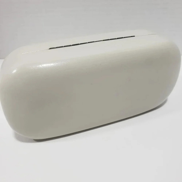 Guess by Marciano Womans GM754 Aviator Sunglasses with Case. - Picture 6 of 13